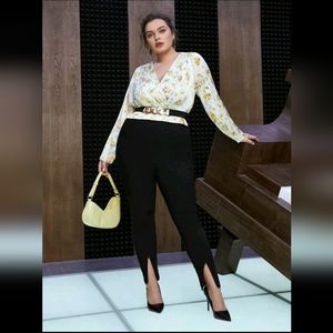 Final Sale  **NEW** SHEIN Unity Plus Floral Print Surplice Neck Blouse